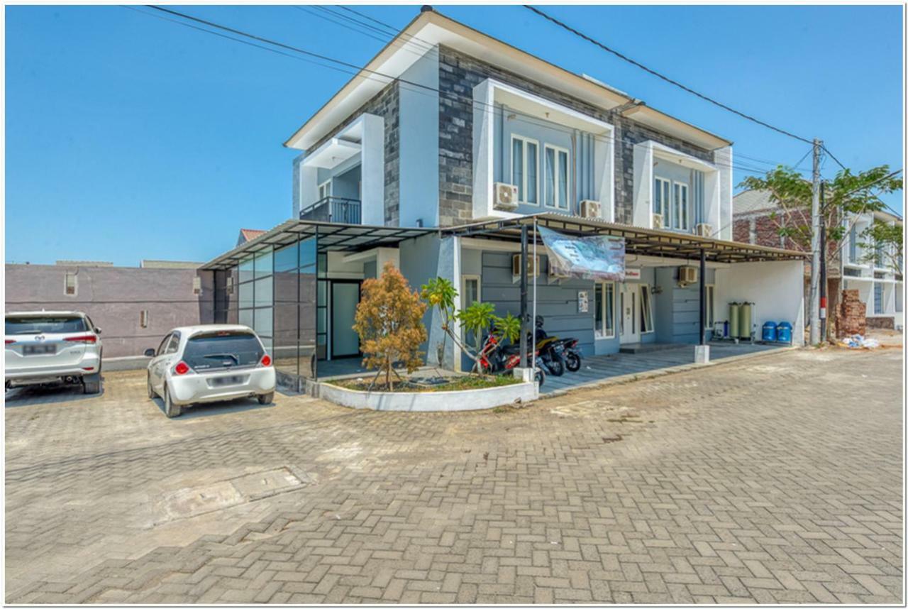 Reddoorz @ Bypass Juanda Airport Hotel Сидоарджо Екстериор снимка